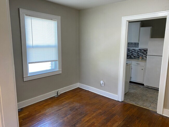 Building Photo - Myers Triplex