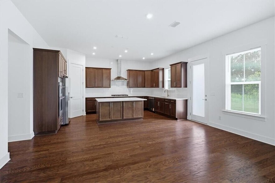 Building Photo - 4815 Wayt Farm Overlook