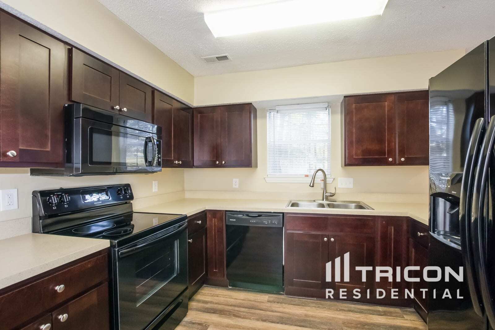 Building Photo - 5400 Southminster Ln