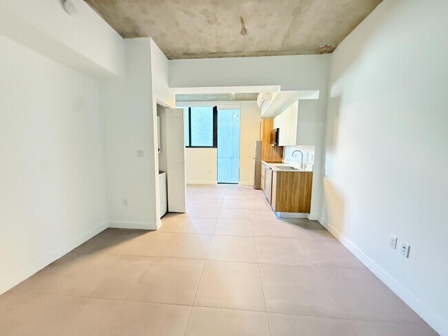 Building Photo - 1159 NW 8th Ave