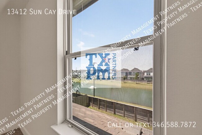 Building Photo - 13412 Sun Cay Drive
