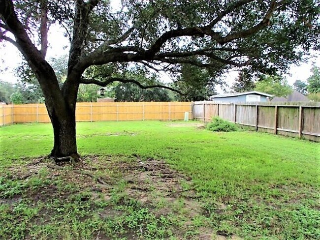Building Photo - 16130 Speyburn Ct