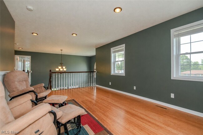 Building Photo - 12433 Webster Rd