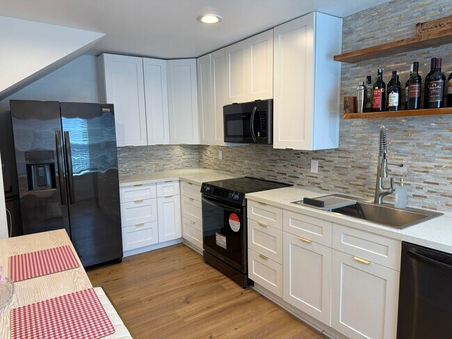 Building Photo - Spring Lawson