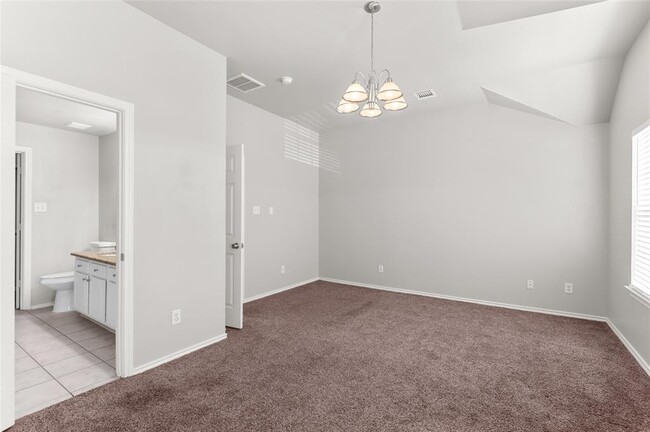 Building Photo - 34 S Villa Oaks Dr