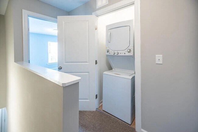 Building Photo - Adderman Pointe Townhomes