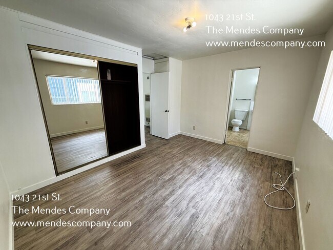 Building Photo - Triplex on 21st