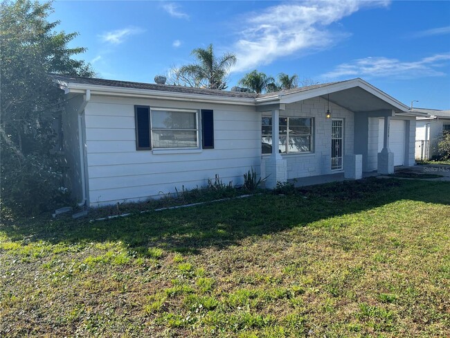 Building Photo - 3220 Pinon Dr
