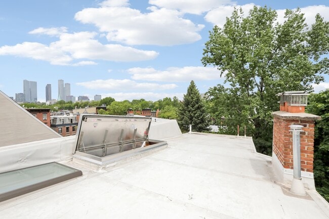 Building Photo - 254 4th St
