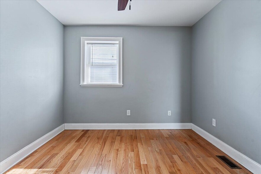 Building Photo - 53 Beekman St