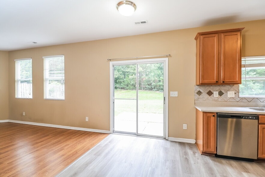 Building Photo - 6512 Blackwood Ln