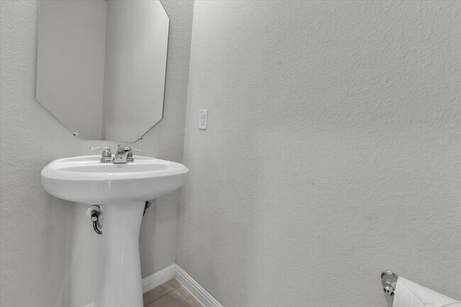 Building Photo - 19321 Hartwell Dr