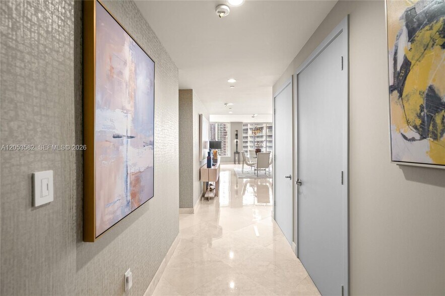 Building Photo - 901 Brickell Key Blvd