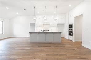 Building Photo - 8225 Mountain Oak Dr