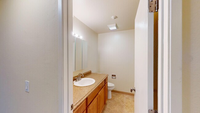 Building Photo - 883 Broadway