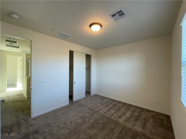 Building Photo - 11747 Emerald Lk Ave