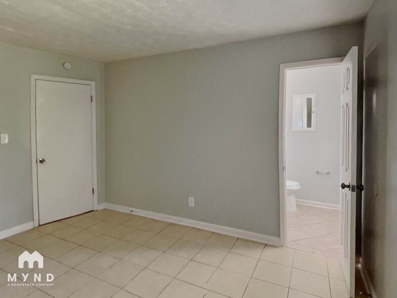 Building Photo - 1638 Atherton Dr