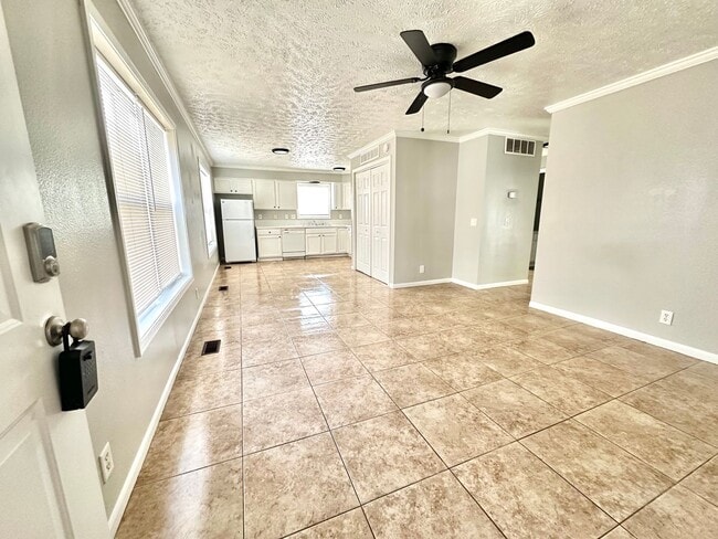 Building Photo - 1108 Mazatlan Cir