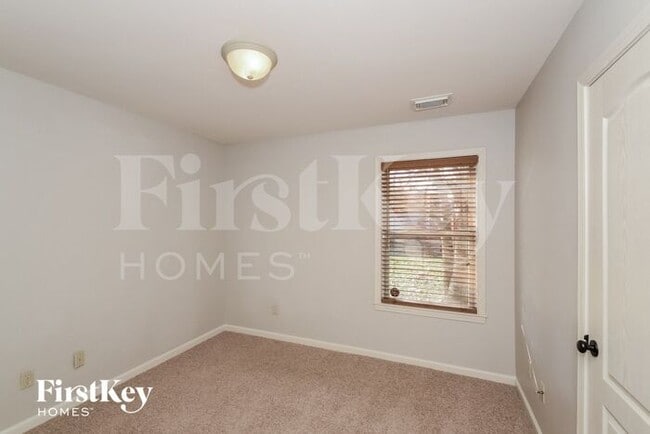 Building Photo - 10777 Plantation Dr