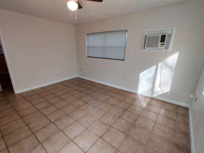 Building Photo - 2619 Marble Ave