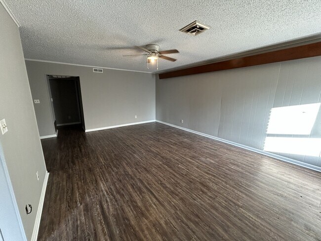 Building Photo - South 7th Street - 315