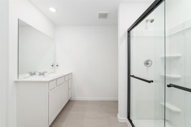 Building Photo - 12410 Mountain Daisy Rd