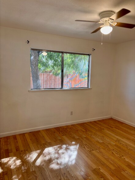 Building Photo - 2396 Menlo Ave