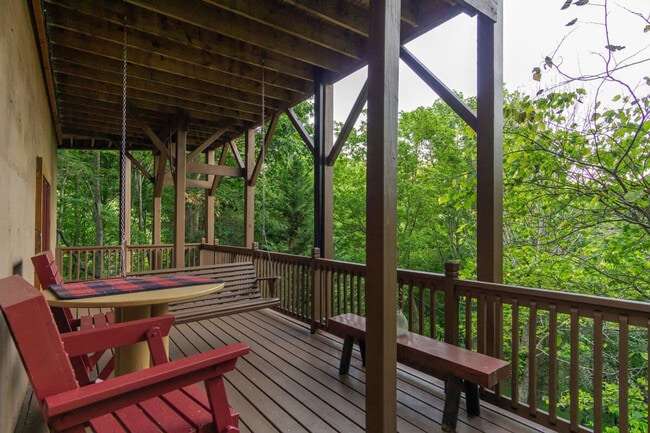 Building Photo - 141 Yellow Locust Dr