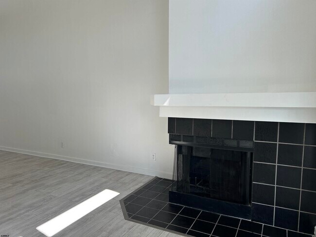Building Photo - 20 Tilton Club