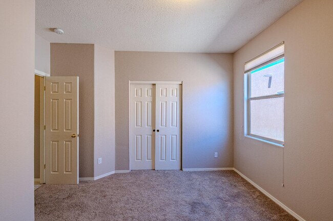Building Photo - 1124 Calle Corvo NE