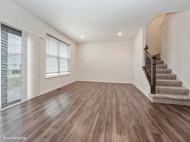Building Photo - 2718 Fieldcrest Dr