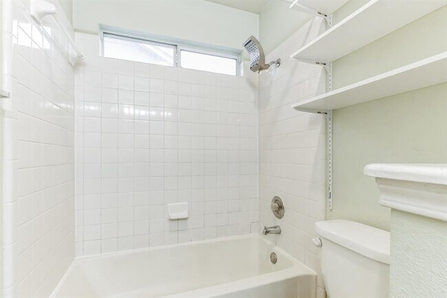 Building Photo - 313 Caladium Dr