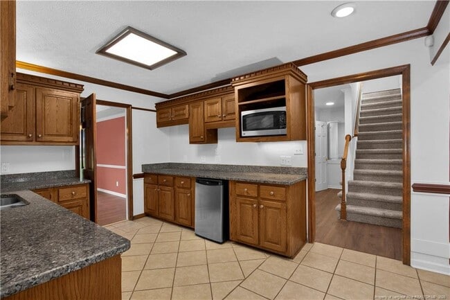 Building Photo - 5704 Kindley Dr