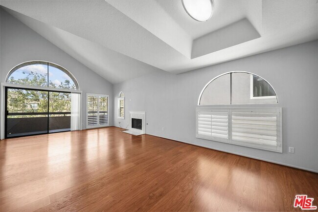 Building Photo - 14572 Dickens St