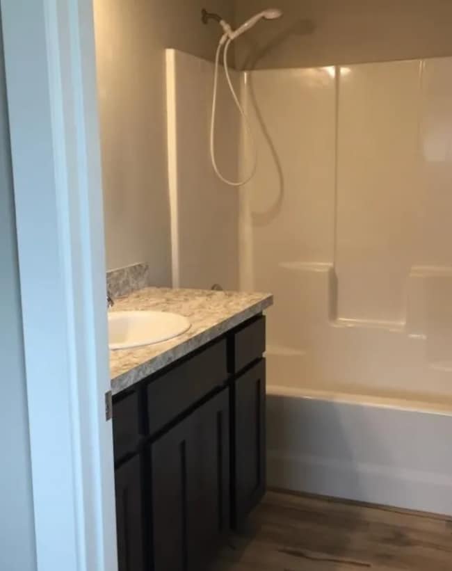 Building Photo - Beautiful 3 Bedroom Home