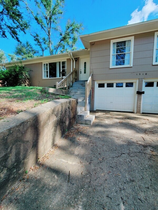 Building Photo - 1218 Graham Dr