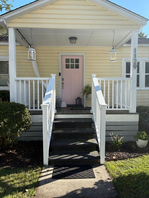 Primary Photo - 1129 Brody Ave