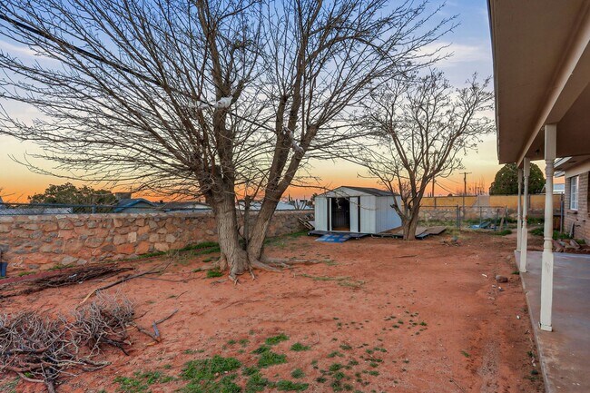 Building Photo - 4613 Sun Valley Dr