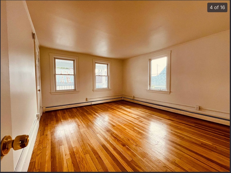 Building Photo - 13 Summer St