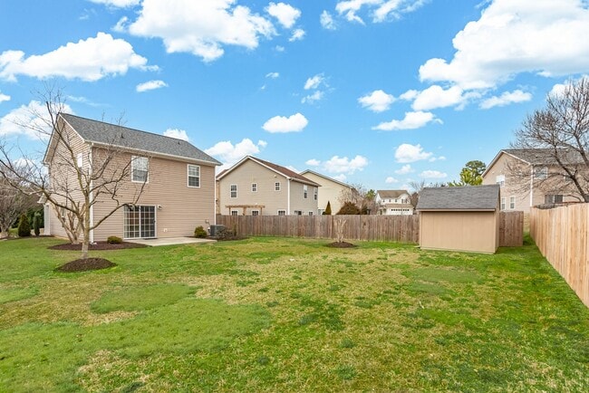 Building Photo - 135 Bellfare Dr