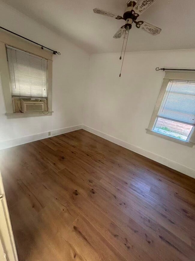 Building Photo - 216 S Almansor St