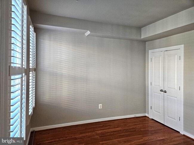 Building Photo - 12 S Regester St