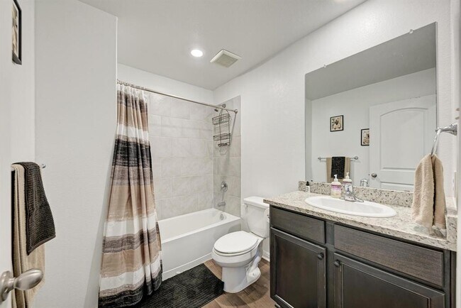 Building Photo - 132 Maywood Ln