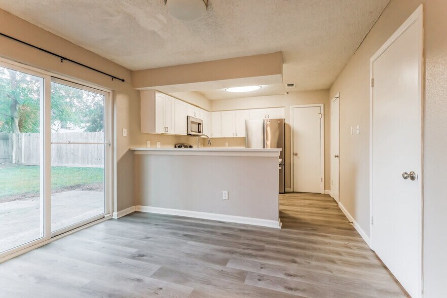 Building Photo - 4310 Shalom Creek Ln