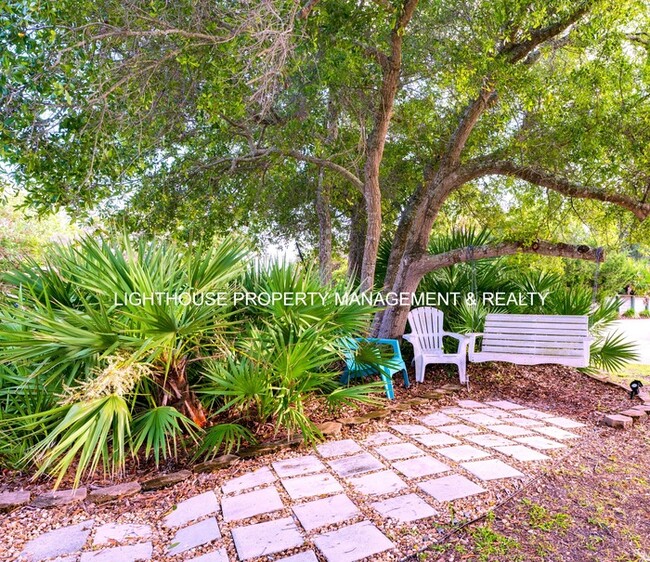 Building Photo - Gorgeous St. Augustine Townhome! Minutes f...