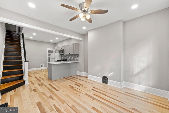 Building Photo - 601 Miller St