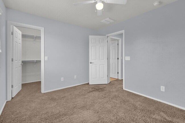 Building Photo - 5725 W Milada Dr