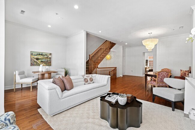 Building Photo - 36 Regency Pl