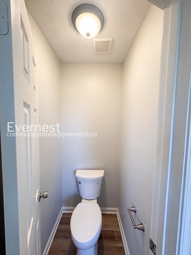 Building Photo - 459 Sawtooth Ln