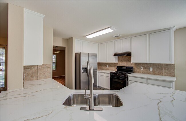 Building Photo - 14731 Country Rose Ln